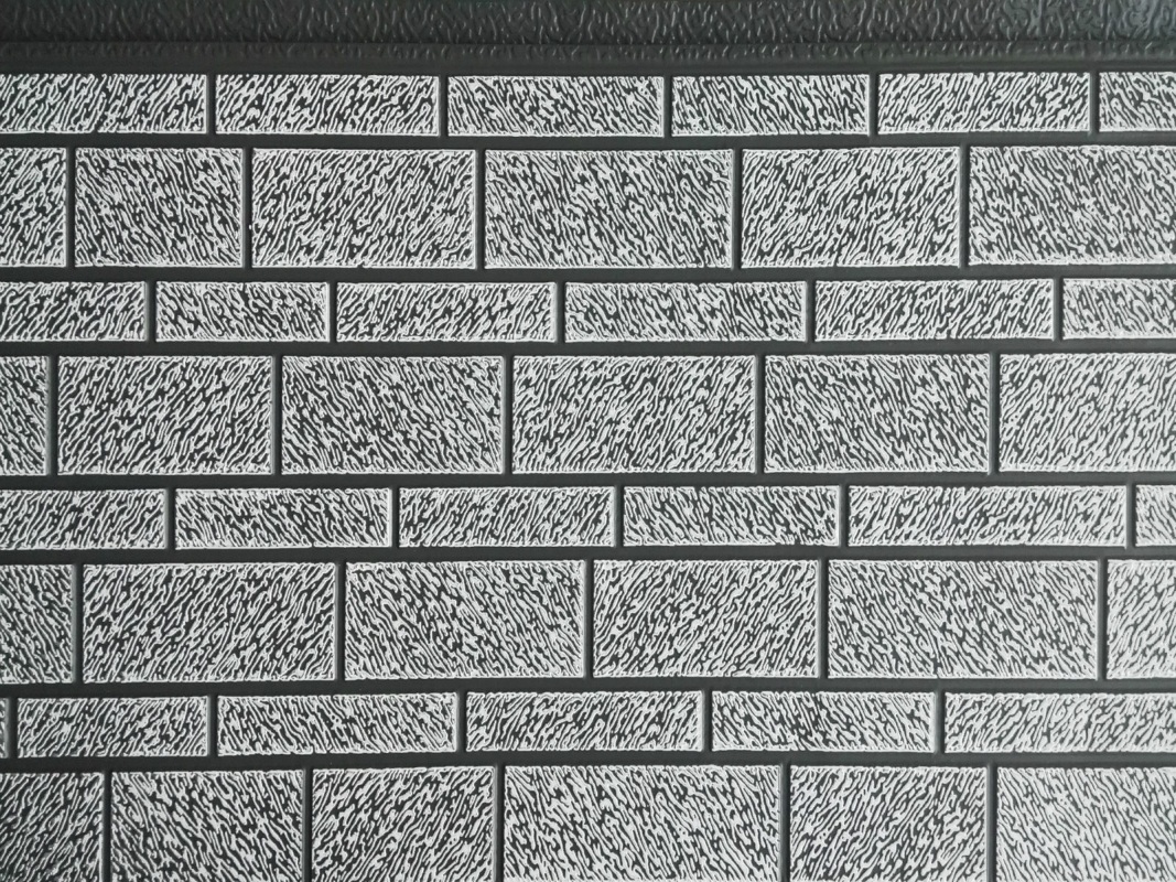 Текстура кирпича. Простота установки. Элегантный внешний сайдинг и кровля. Металлическая резная доска.