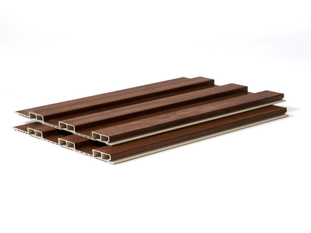 Современная облицовка телевизора с помощью легко устанавливаемых водонепроницаемых стеновых панелей