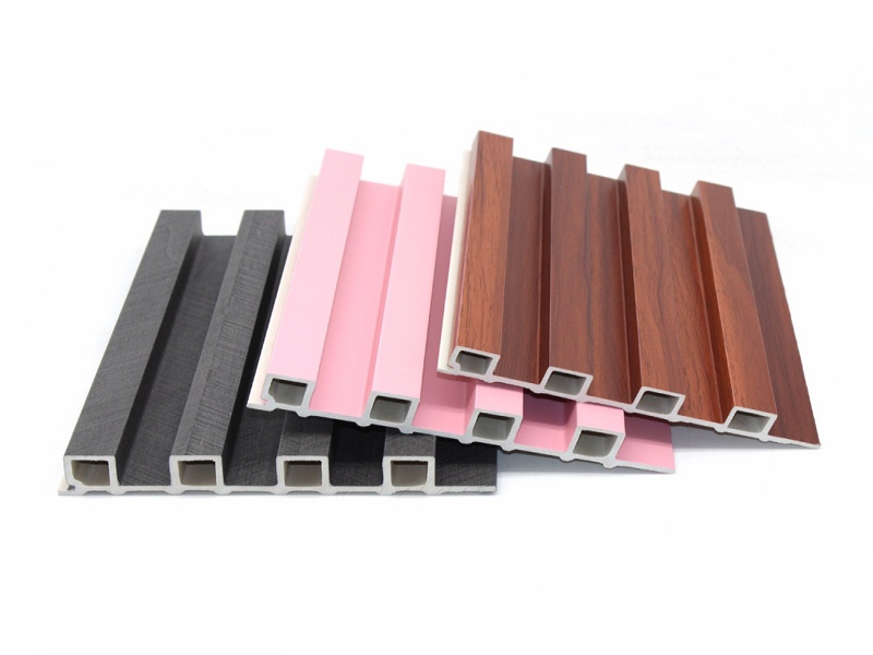 Простая установка стеновых панелей WPC для современного дизайна телевизионной комнаты