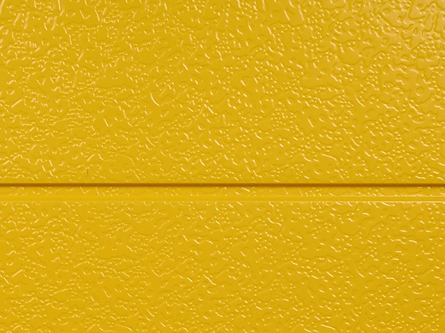 Мягкая текстура покрытия. Инновационная внешняя металлическая плита для изоляции и эстетической привлекательности.