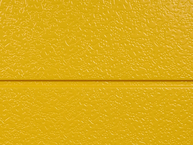 Мягкая текстура покрытия. Инновационная внешняя металлическая плита для изоляции и эстетической привлекательности.